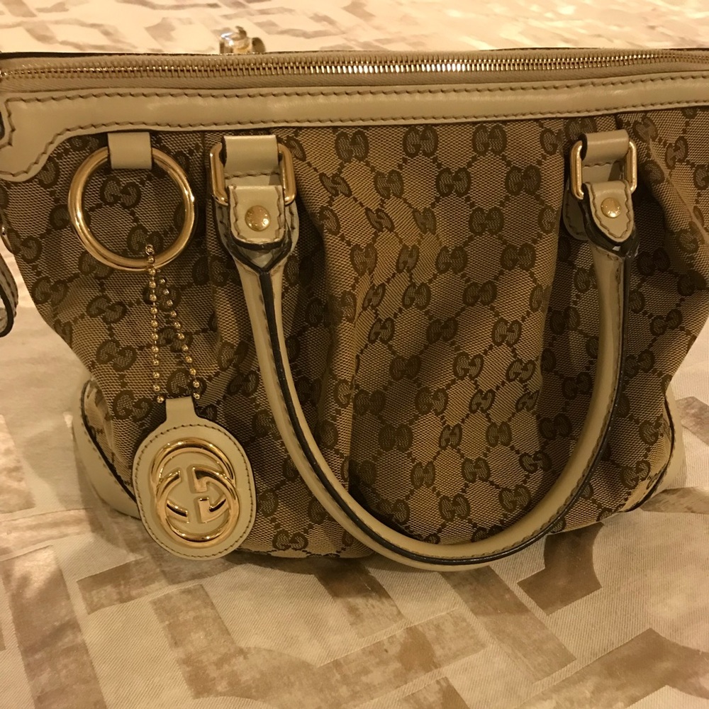 Like new Gucci bag with receipt